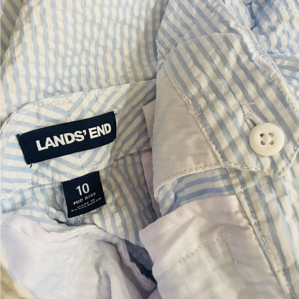 Land’s End Light Blue White Stripe Seersucker Mid Rise Bermuda Shorts Sz 10